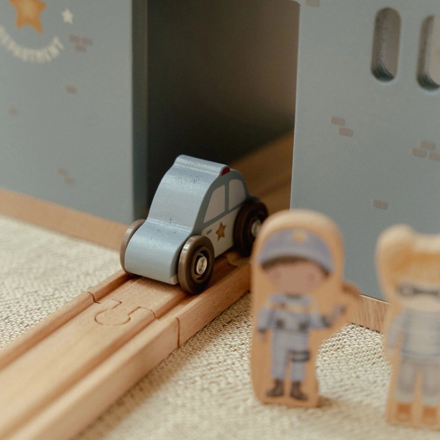 Commissariat de police en bois – Bleu – Essentials