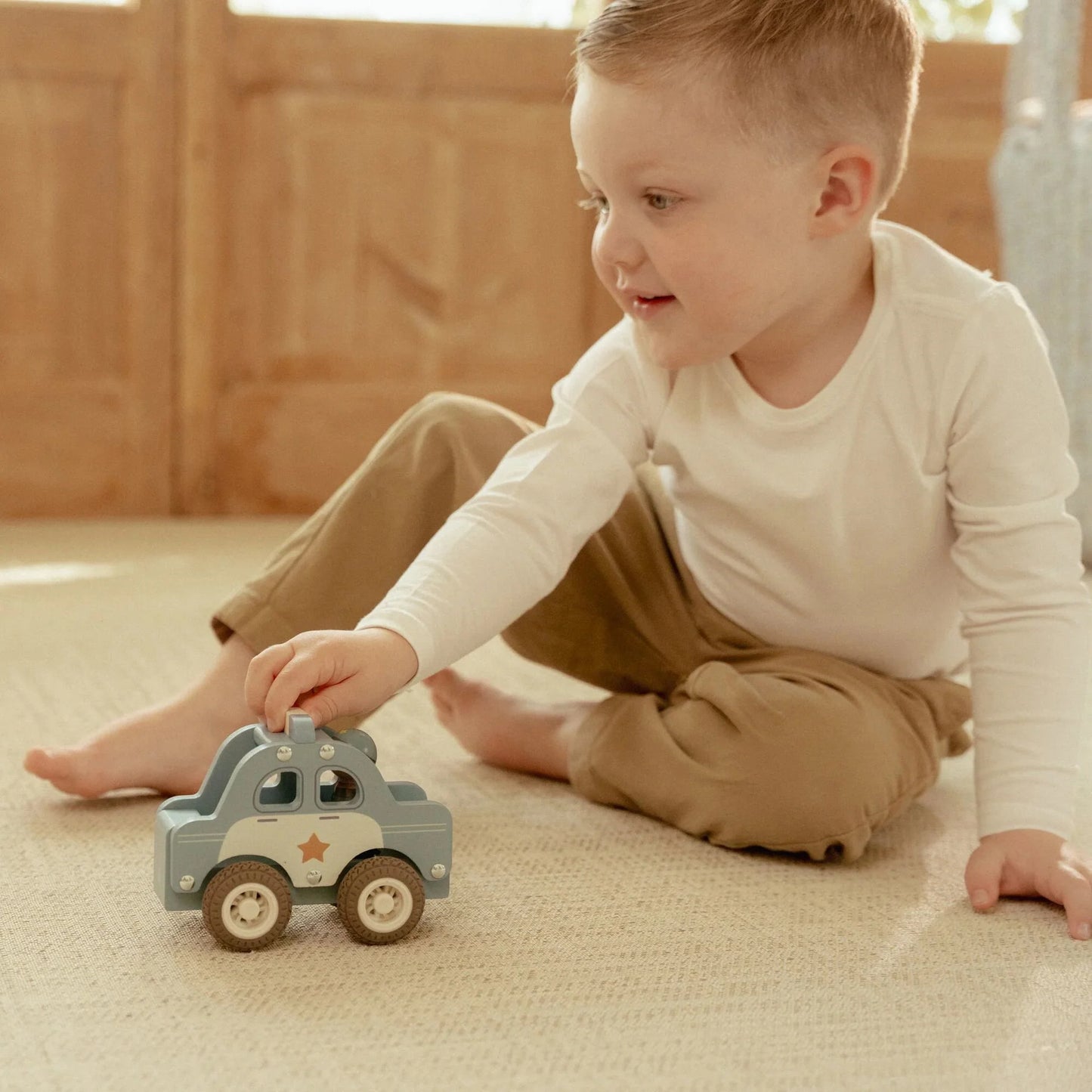 Voiture de police en bois – Bleu – Essentials